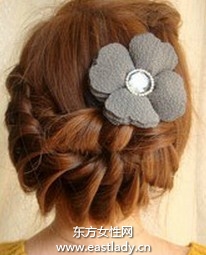 長(zhǎng)發(fā)變編發(fā)打造時(shí)尚發(fā)型