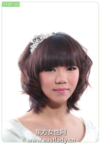 日系短卷發(fā)戴上小皇冠可愛極了
