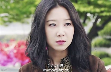 中長發(fā)發(fā)型流行正當(dāng)時 看明星們的中長發(fā)發(fā)型設(shè)計