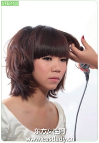 日系短卷發(fā)戴上小皇冠可愛極了