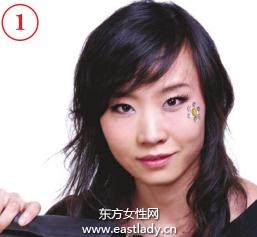 慵懶的卷發(fā)+脖套這個冬天不太冷