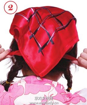 絲巾+辮子打造女孩兒風(fēng)味發(fā)型