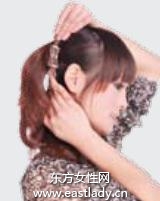 馬尾搭配樹形夾提升優(yōu)雅氣質(zhì)