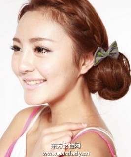 可愛不失端莊側(cè)編發(fā)盤發(fā)發(fā)型