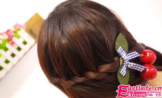 魚骨辮編發(fā)教程打造減齡修顏時(shí)尚發(fā)型