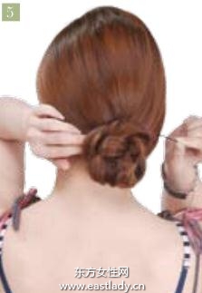 甜心小卷發(fā)讓臉龐更具線條感和親切感