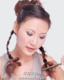 高發(fā)髻麻花辮打造少女般青春發(fā)型