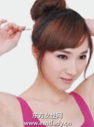 時尚花苞頭扎法 透露出一絲女性的酷感