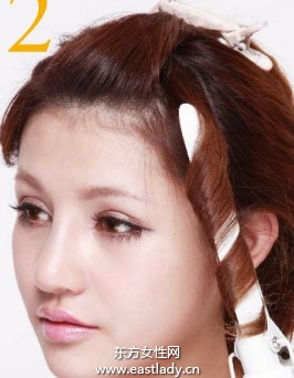 三角形電卷發(fā)棒打造富有立體感短發(fā)造型