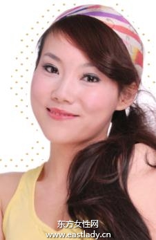 厚重卷發(fā)發(fā)型不斷提高女人性感指數(shù)