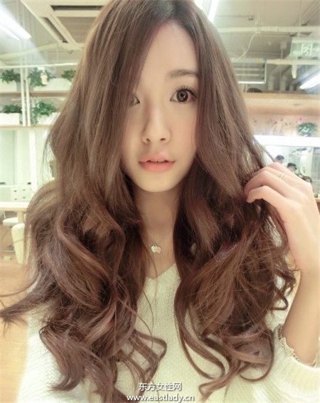 時尚卷發(fā)發(fā)型圖片欣賞