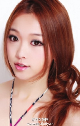 浪漫自然低束發(fā)提升時尚感