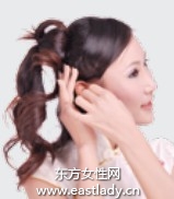 頭花+橡皮筋打造文靜靈動(dòng)淑女發(fā)型