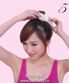 韓式花苞頭發(fā)型設(shè)計透露女性酷感味道