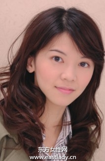 時尚卷發(fā)造型基本步驟體現(xiàn)女性溫婉秀麗