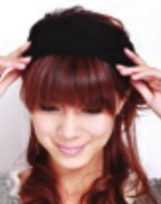 齊耳側盤發(fā)發(fā)型打造嫻靜淑女風