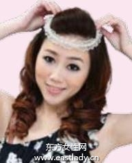 韓式絲巾戴法 典雅且婉約