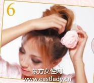 2013最新發(fā)型華麗甜美感花苞頭