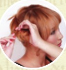 倒梳手法打造蓬松感盤發(fā)發(fā)型