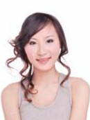 蝴蝶結(jié)對(duì)夾發(fā)型設(shè)計(jì)打造草莓般甜蜜心情