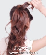 頭花+橡皮筋打造文靜靈動(dòng)淑女發(fā)型