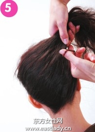 2013最新韓式發(fā)型扎法步驟
