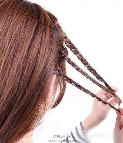 麻花辮另類編法演繹不一樣的風(fēng)情