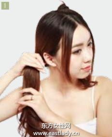 嬉哈風(fēng)格雙丸子發(fā)型扎法