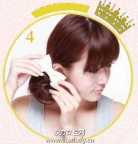 小丸子低盤發(fā)展現(xiàn)獨特可愛氣質(zhì)