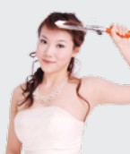 迷人頭冠新娘發(fā)型實(shí)現(xiàn)華麗公主夢(mèng)