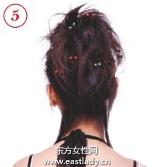 性感撩人盤發(fā)發(fā)型 讓臉看起來比較小