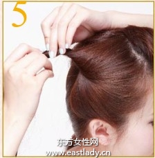 蓬松卷發(fā)塑造層次感呈現清爽印象