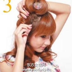 糖果蝴蝶結(jié)發(fā)型 散發(fā)女性成熟魅力