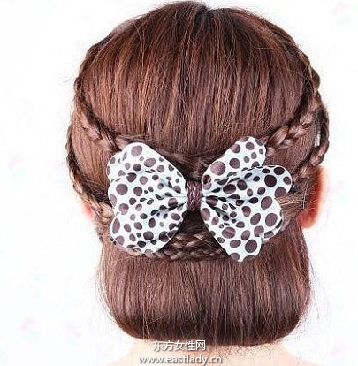 麻花辮另類編法演繹不一樣的風(fēng)情