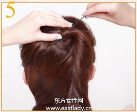 完美弧度花苞團(tuán)子發(fā)簡(jiǎn)約而又不失造型感