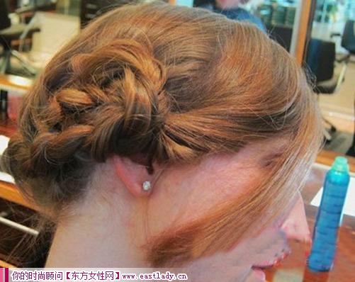 簡單易學法式盤發(fā)發(fā)型圖解 跟上時尚潮流腳步