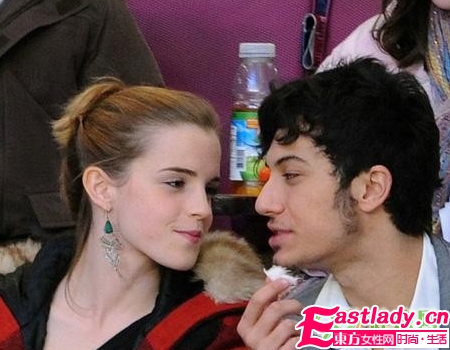 俏麗活潑 明星也愛的冬季盤發(fā)