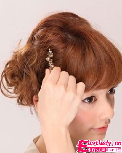 學(xué)習(xí)韓式盤發(fā)技巧 讓你輕松擁有靚麗發(fā)型