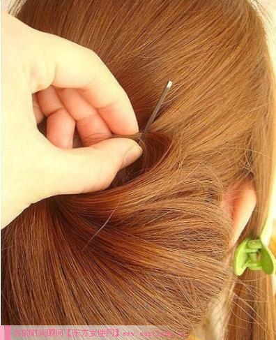 簡單韓式盤發(fā)十步驟 提升你的魅力值