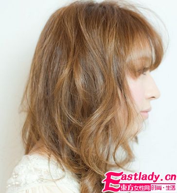 中卷發(fā)發(fā)型設(shè)計(jì) 打造完美小臉