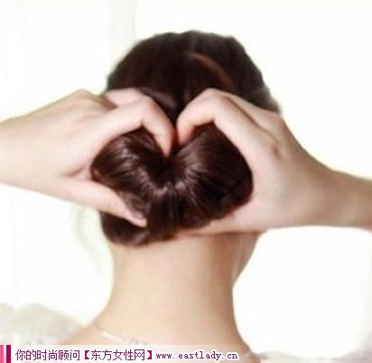 DIY韓式盤發(fā)讓MM們立馬擁有淑女氣質(zhì)