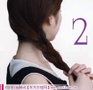 時(shí)尚麻花辮式編發(fā) 變身清純可愛學(xué)生妹