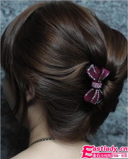 2012新款氣質(zhì)鳥窩發(fā)型 時(shí)尚味十足