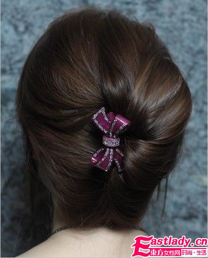 2012新款氣質(zhì)鳥窩發(fā)型 時尚味十足