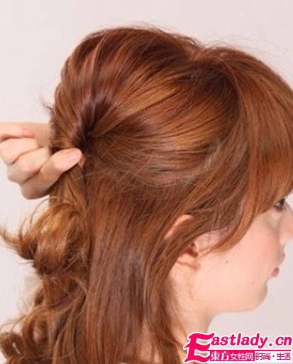 學(xué)習(xí)韓式盤發(fā)技巧 讓你輕松擁有靚麗發(fā)型