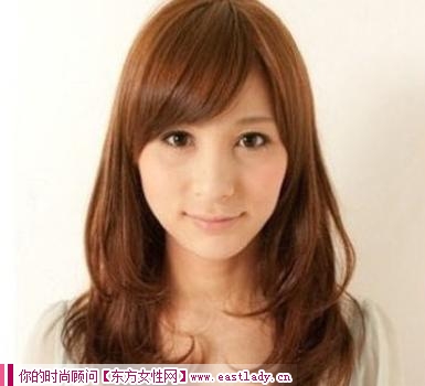 韓式簡(jiǎn)易花苞頭的扎法圖解