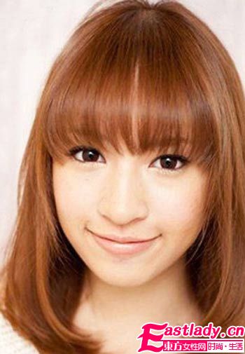 嬌小美眉的甜美瘦臉直發(fā)發(fā)型