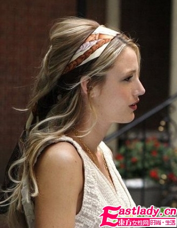 16款絲巾扎發(fā)法 人美發(fā)更美