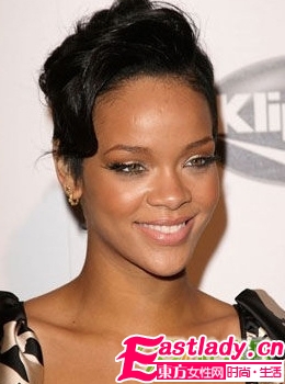 流行天后蕾哈娜的個性發(fā)型盤點