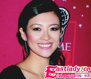 章子怡示范時(shí)尚甜美新娘發(fā)型